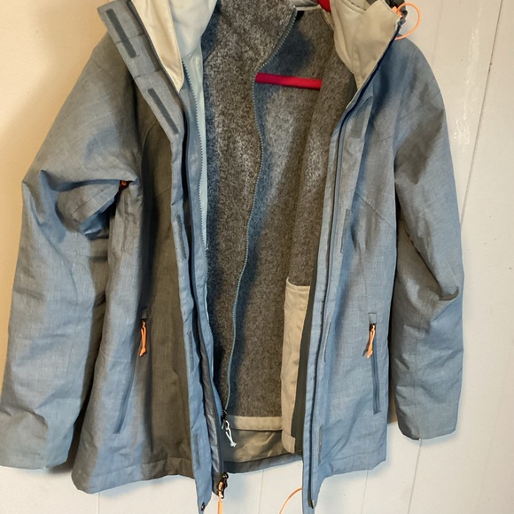 Like New North Face Women’s Kalispell TriClimate w/ HyVent Outer Shell Medium - Picture 7 of 10